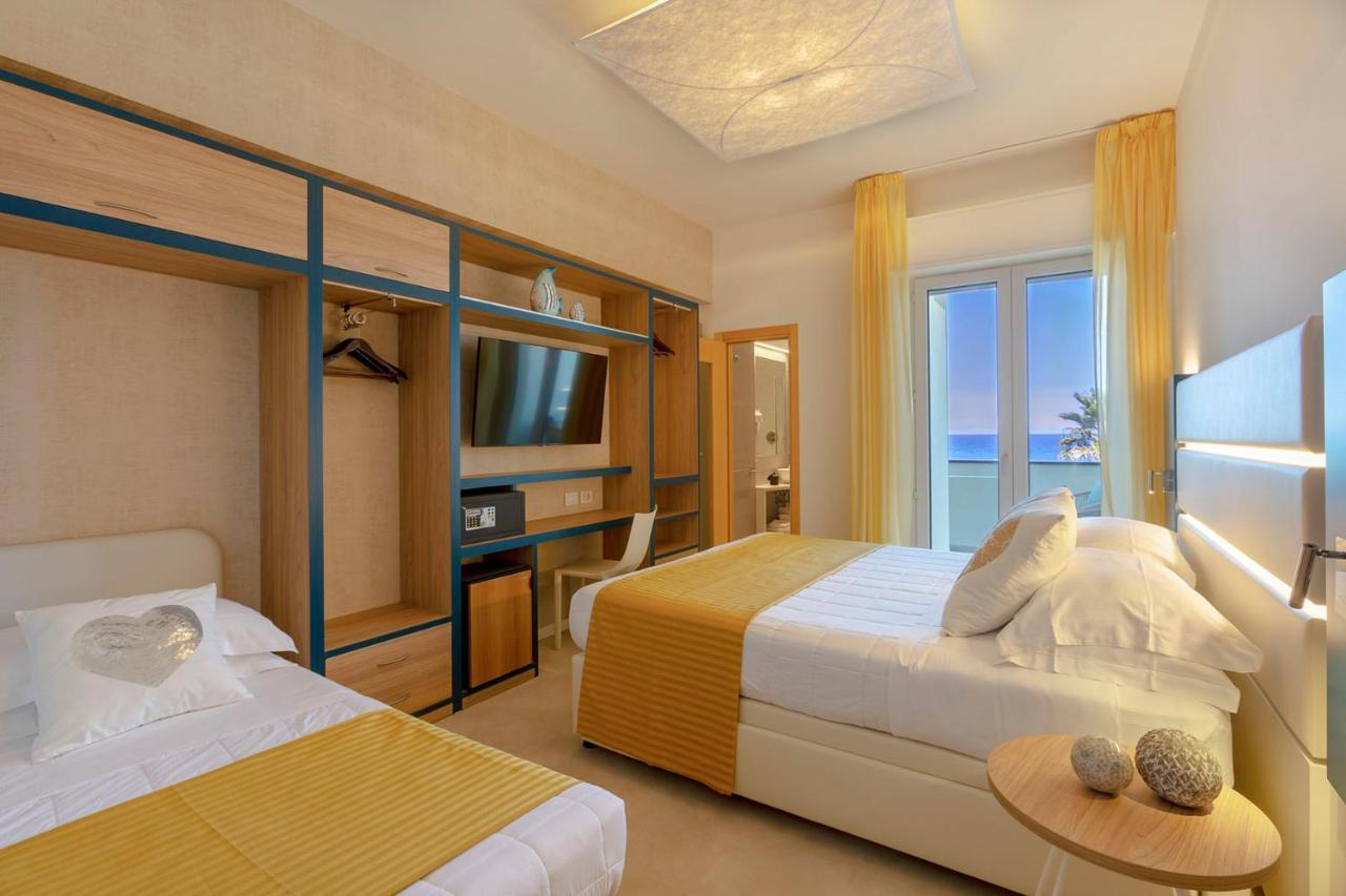 Hotel Commodore Riccione Ngoại thất bức ảnh