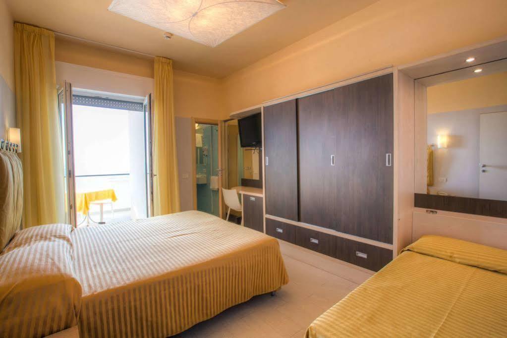 Hotel Commodore Riccione Ngoại thất bức ảnh